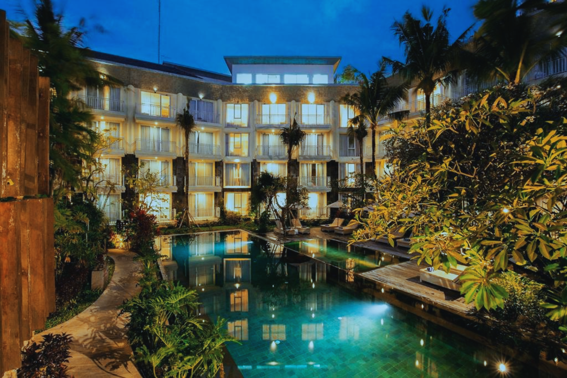 Seminyak, Ubud, Nusa Penida Bali image 3