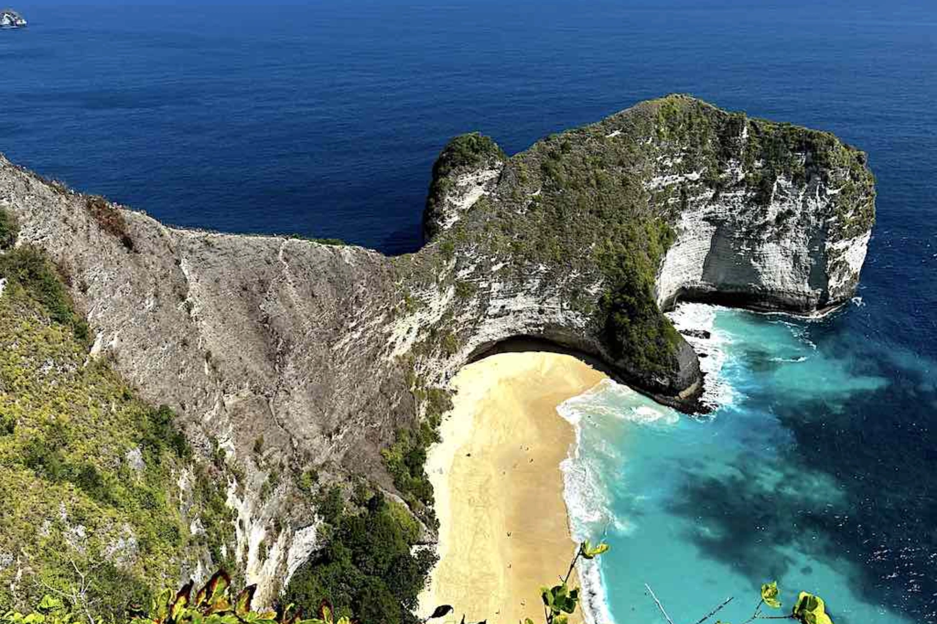 Seminyak, Ubud, Nusa Penida Bali image 5