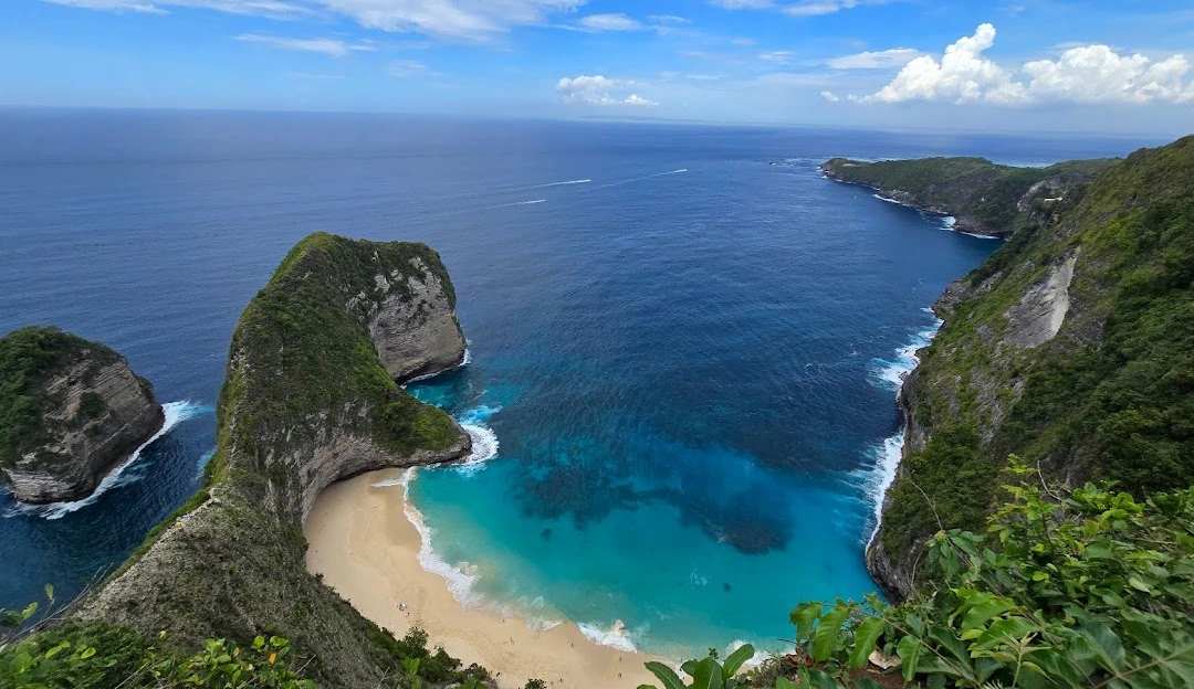Seminyak, Ubud, Nusa Penida Bali image 2